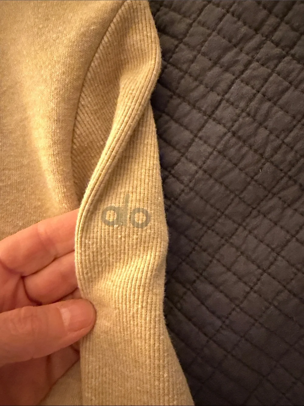 ALO Yoga Sandstone Crewneck Pullover